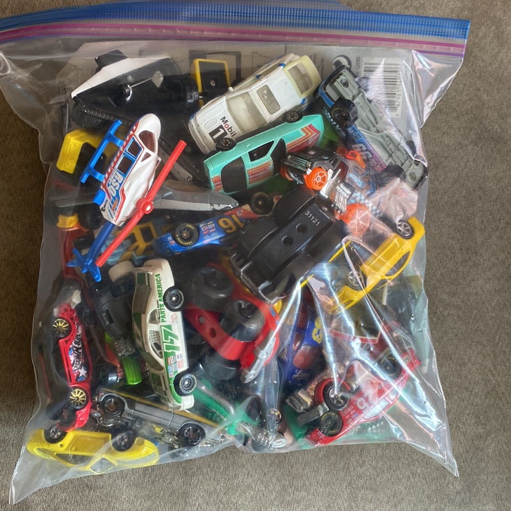 Die cast toys. Hot wheels old and new along with others. - Picture 2 of 2